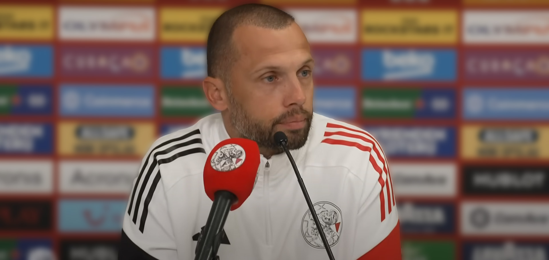 Ajax verlengt contract van John Heitinga